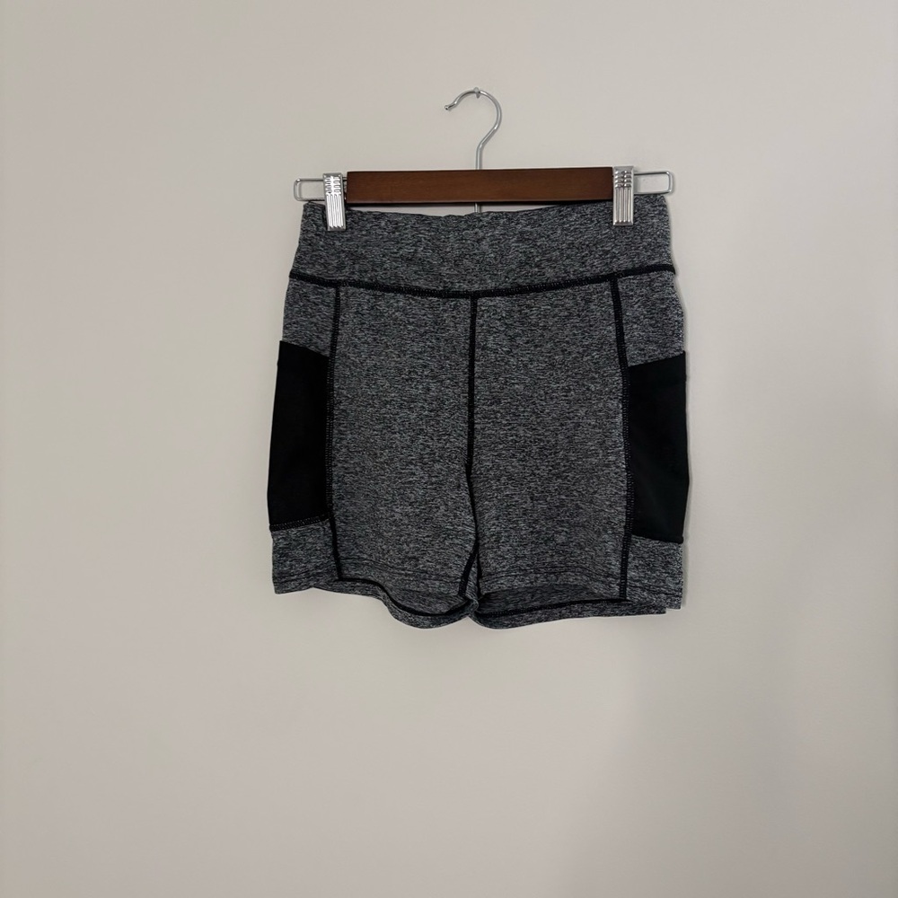 RAG Heather Gray Black Women's Medium like new Athletic Shorts bike compression